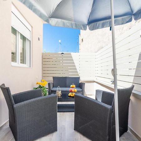 Sophia'S Comfortable Home With A Private Backyard Gazi Εξωτερικό φωτογραφία