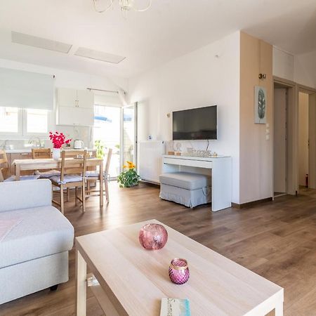 Sophia'S Comfortable Home With A Private Backyard Gazi Εξωτερικό φωτογραφία