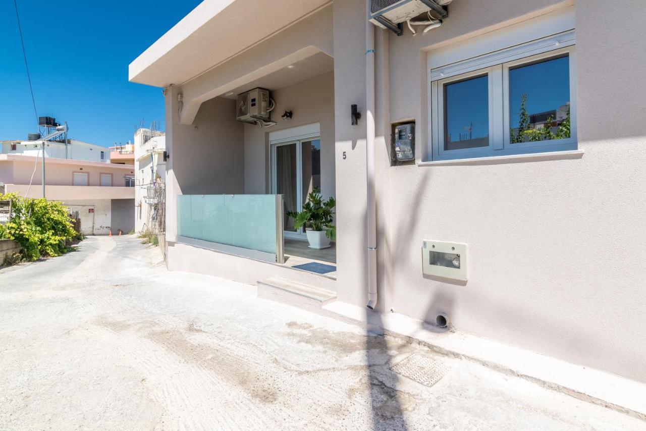 Sophia'S Comfortable Home With A Private Backyard Gazi Εξωτερικό φωτογραφία